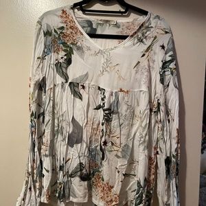 Women’s long sleeve top